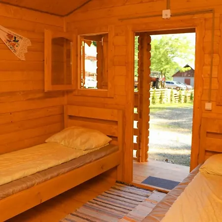 Camping Cabanute Izbandis Suncuius